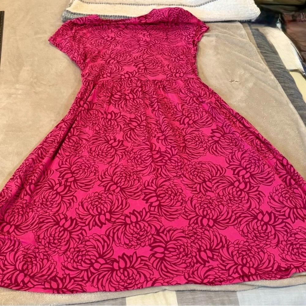 Garnet‎ Hill Pink Floral Midi Dress Ladies’ size 6, with cap sleeve